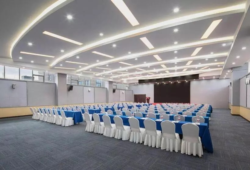 Hotelli Hawthorn By Wyndham Dali Erhai Park