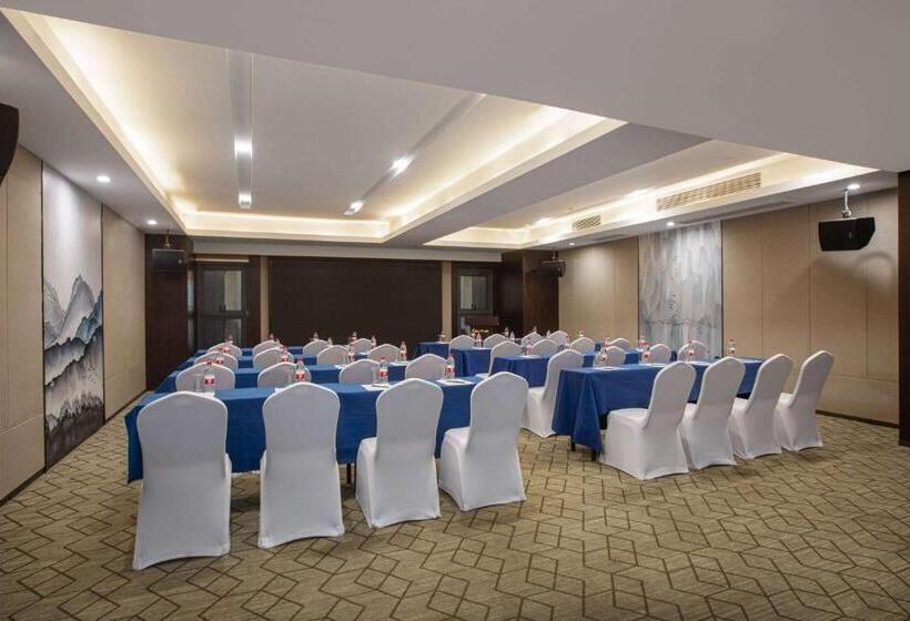 בית מלון כפרי Hawthorn By Wyndham Dali Erhai Park