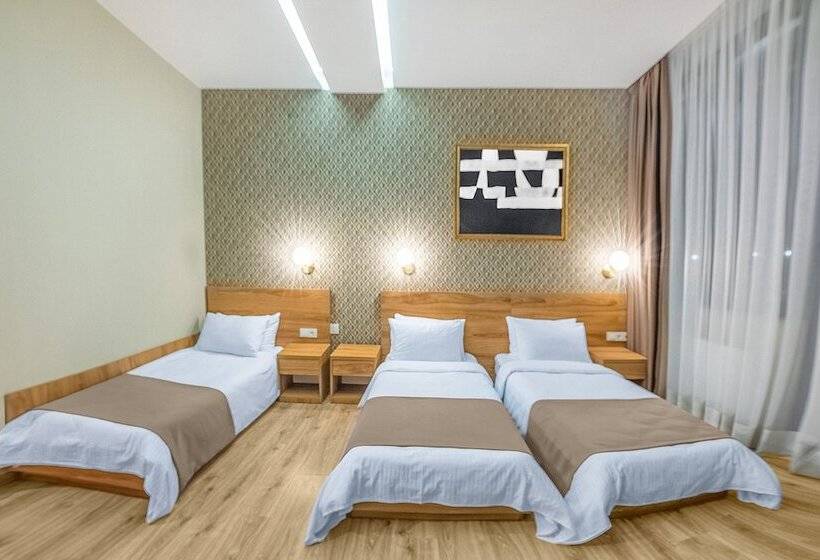 هتل Solo Grand Boshuri