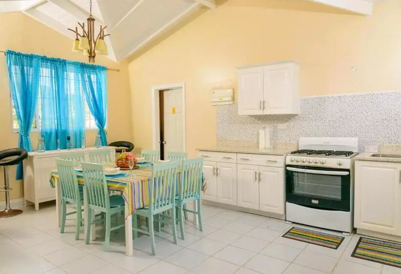 پانسیون Bay Stroll Villa