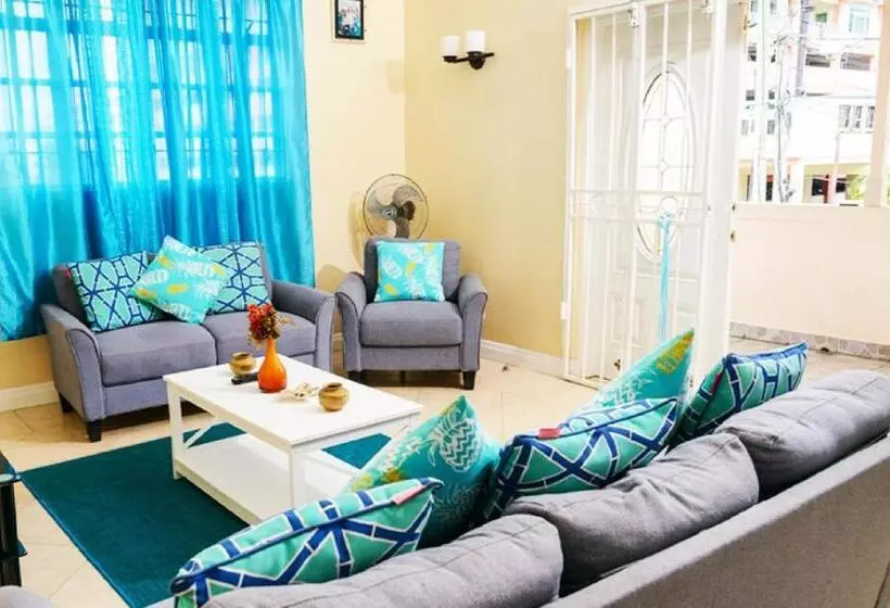 پانسیون Bay Stroll Villa