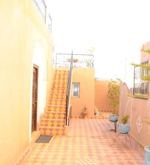 ペンション Chez Manar