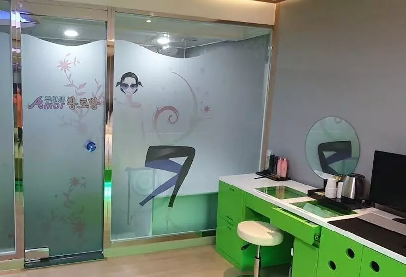 Yangyang Amor Motel