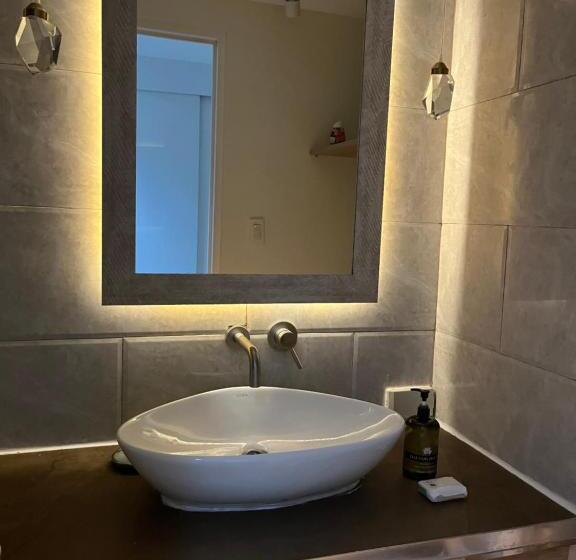 Aesthetic Functional Minimalist Space Sunvida Tower Sv1716