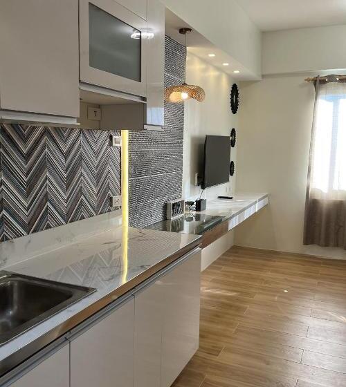 Aesthetic Functional Minimalist Space Sunvida Tower Sv1716