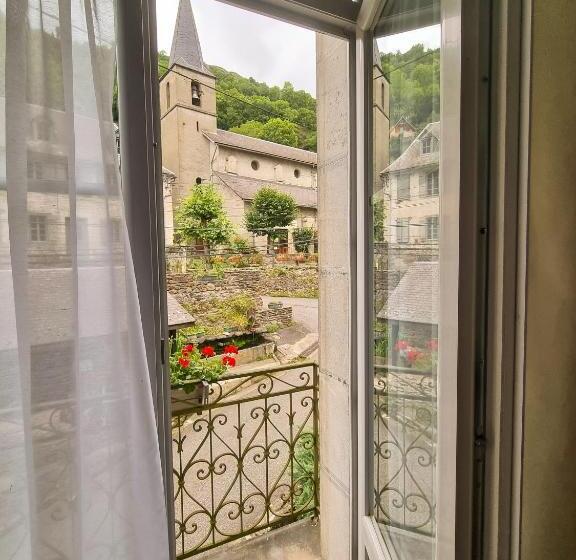 ユースホステル Auberge Du Crabère