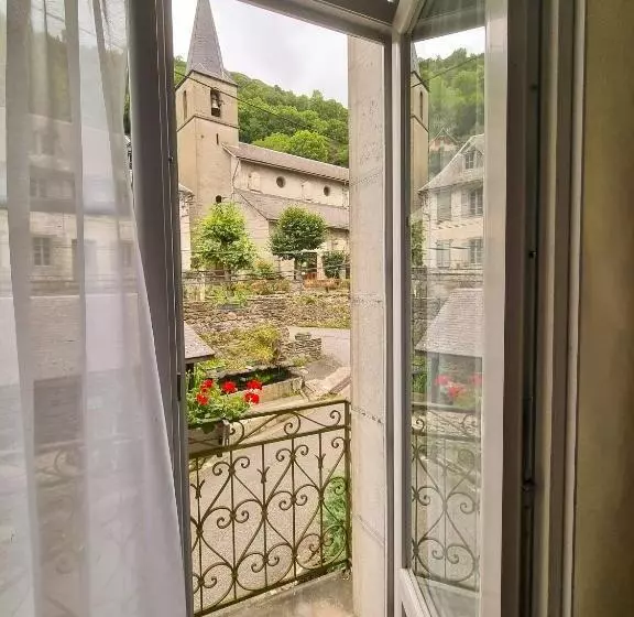 Auberge Du Crabère