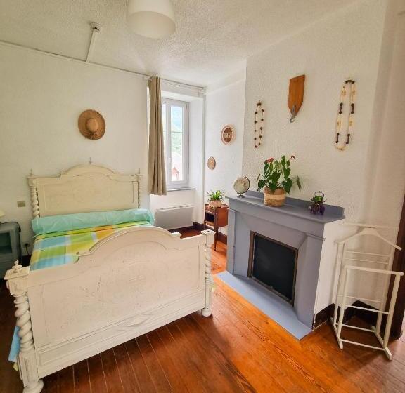 ユースホステル Auberge Du Crabère