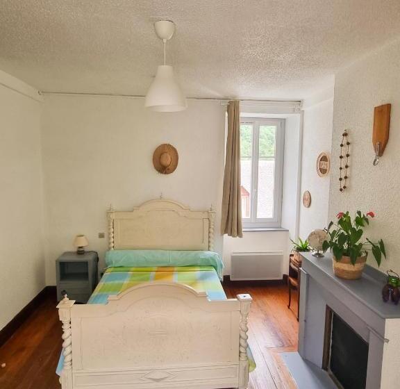 ユースホステル Auberge Du Crabère