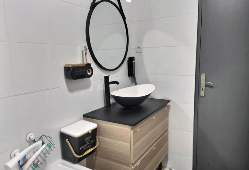 مبيت وإفطار Ch Privée 23m   Canapé Lit   Wifi   Appart 120m