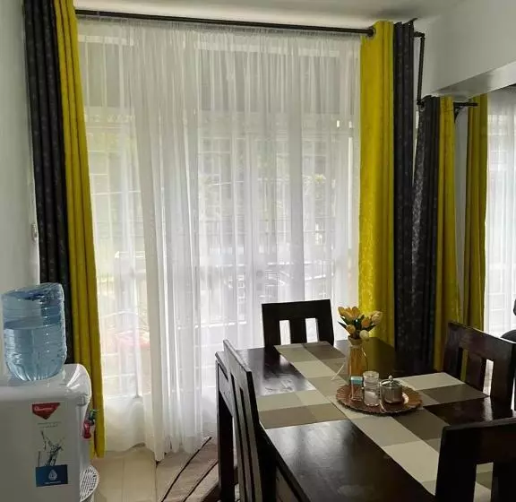 تختخواب و صبحانه Jamila Homes