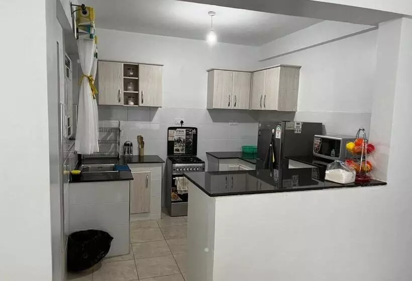 تختخواب و صبحانه Jamila Homes