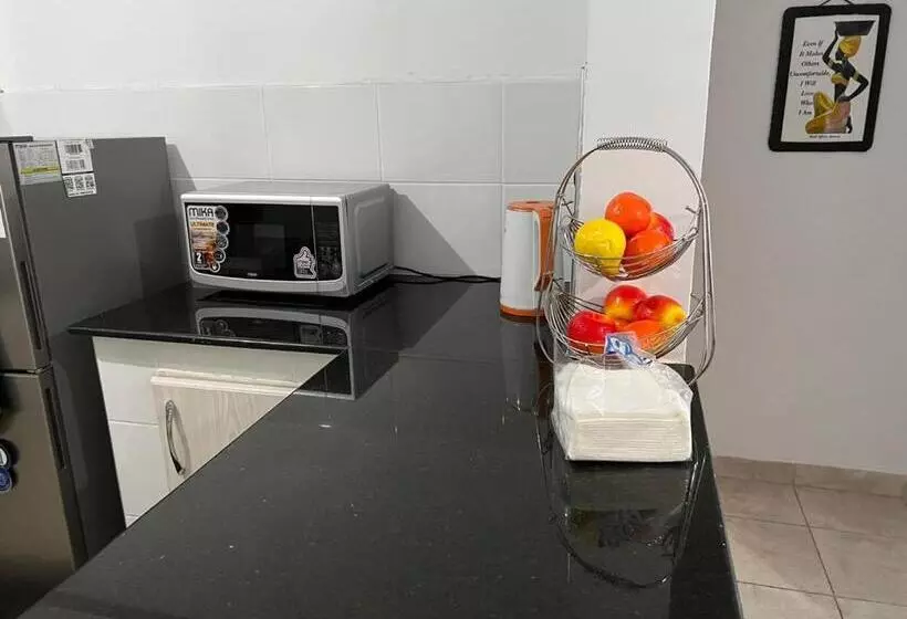 تختخواب و صبحانه Jamila Homes