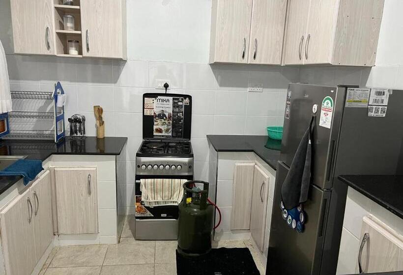 تختخواب و صبحانه Jamila Homes