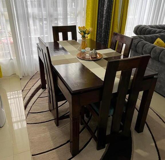 تختخواب و صبحانه Jamila Homes