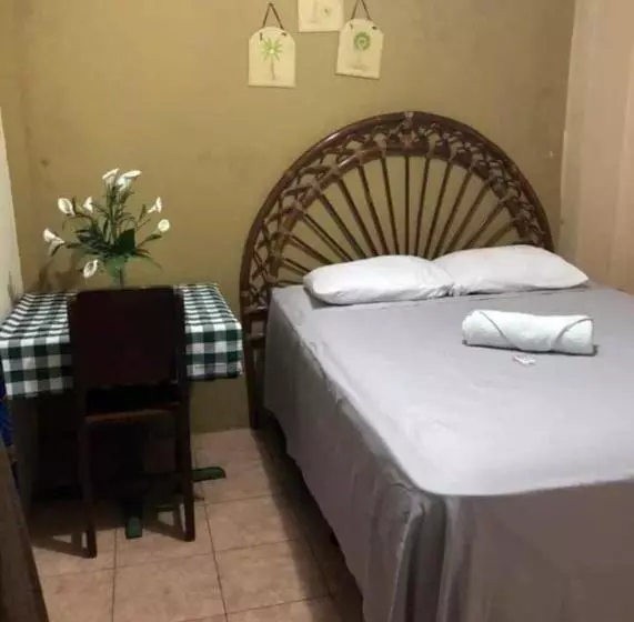 هتل El Castillo Del Puerto