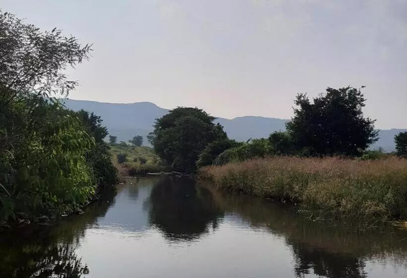 ホテル Saifarm Resort Lonavala