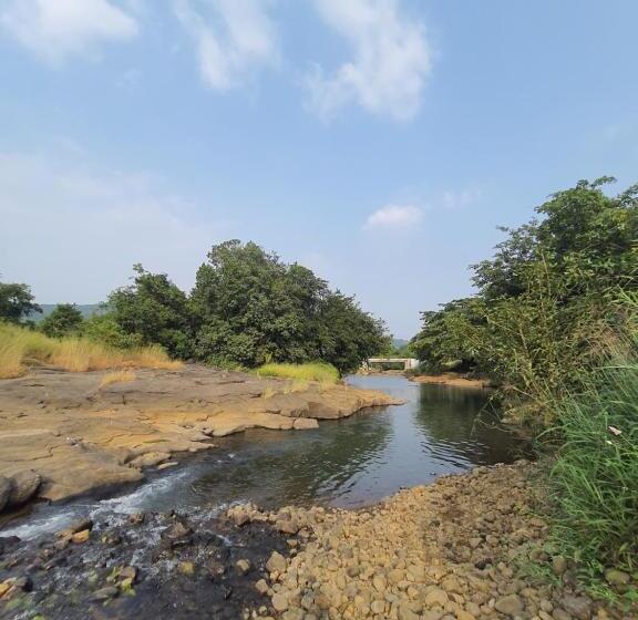 Отель Saifarm Resort Lonavala