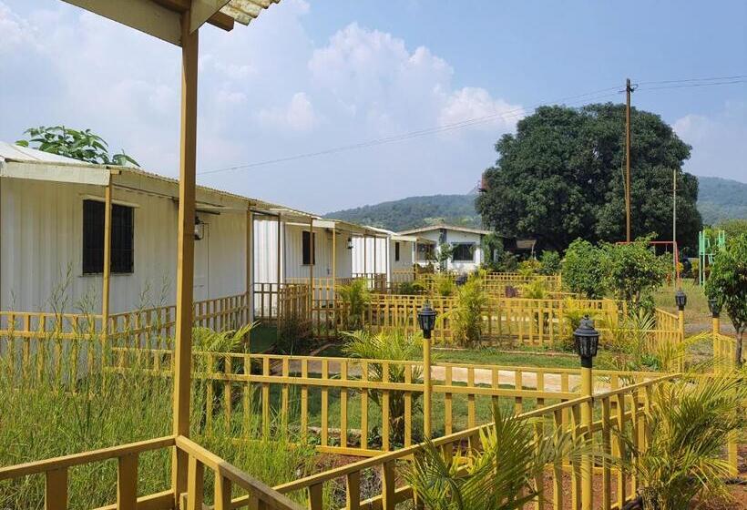 Отель Saifarm Resort Lonavala