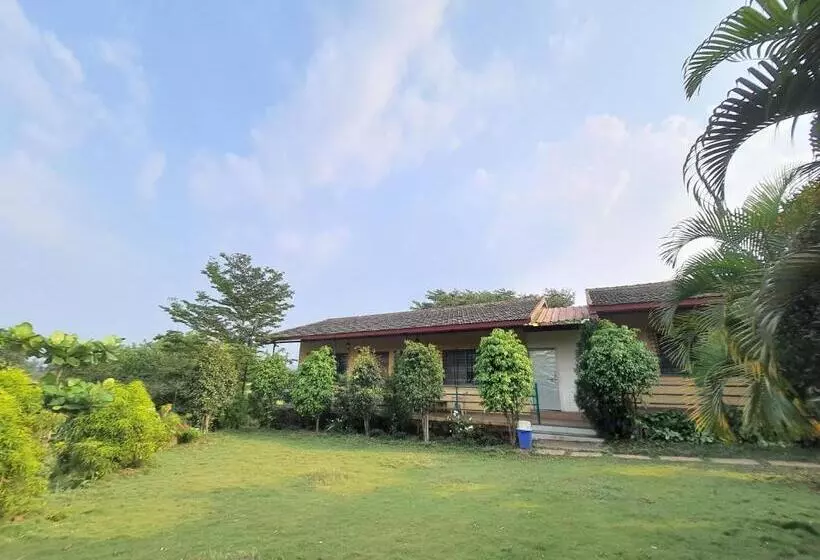 ホテル Saifarm Resort Lonavala
