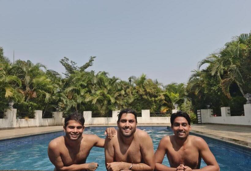 Отель Saifarm Resort Lonavala