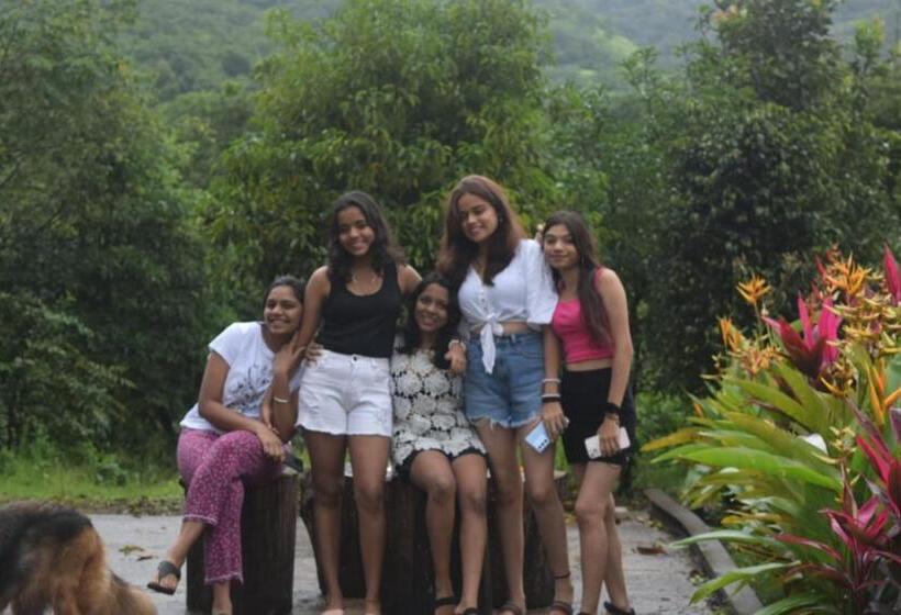 Отель Saifarm Resort Lonavala
