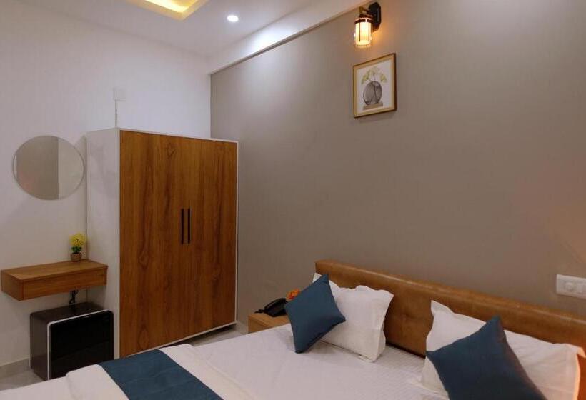 فندق V.a Tourist Residency