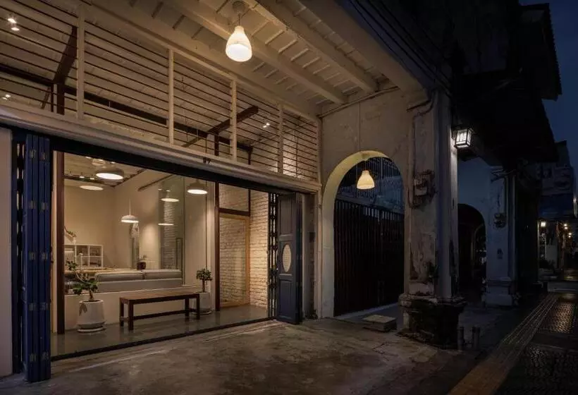 ペンション 97 Yaowarat   Phuket Old Town