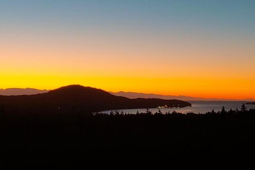 پانسیون Gorgeous Private Estate With Ocean And Mountain View