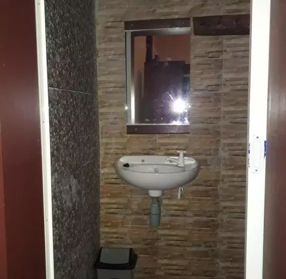 Pensionat New Lishafa Guesthouse