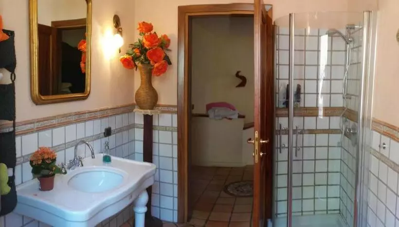 ペンション Room In Villa   Room In The Hills With Garden And Sea View