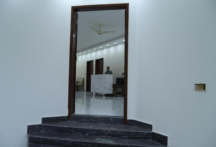 پانسیون Roomi Rezidor Guest House