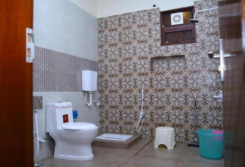 پانسیون Roomi Rezidor Guest House