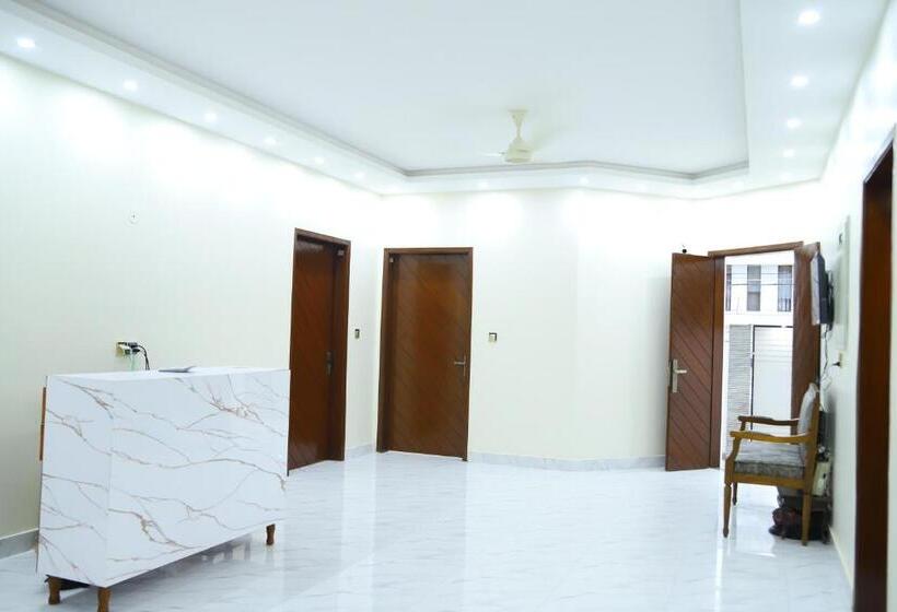 پانسیون Roomi Rezidor Guest House