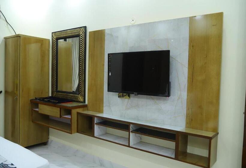 پانسیون Roomi Rezidor Guest House