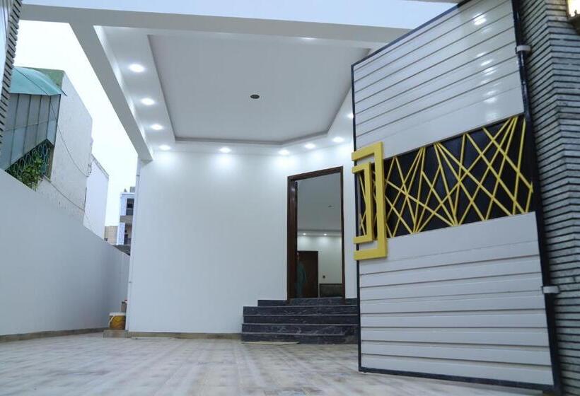 پانسیون Roomi Rezidor Guest House