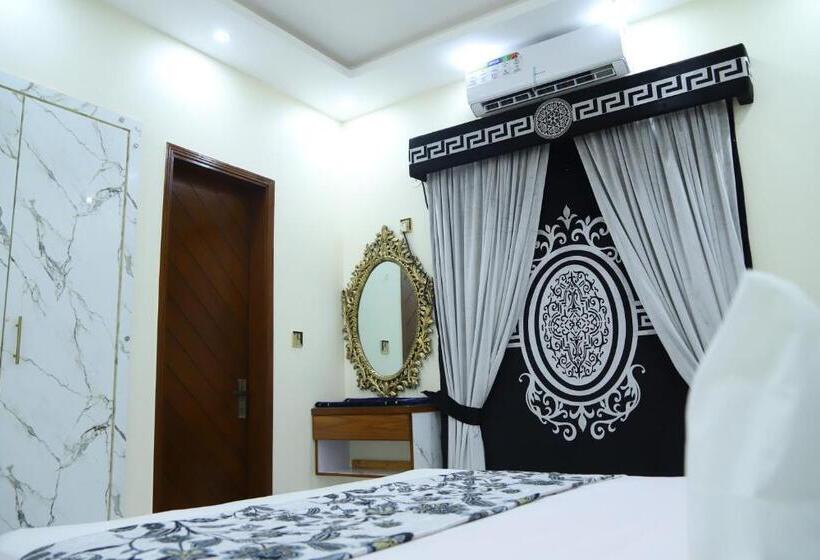 پانسیون Roomi Rezidor Guest House