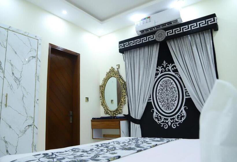 پانسیون Roomi Rezidor Guest House