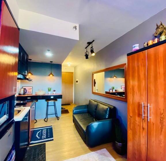 Pine Suites Tagaytay Studio Condo With Balcony