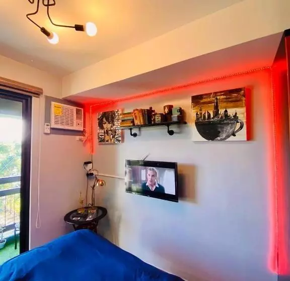 Pine Suites Tagaytay Studio Condo With Balcony