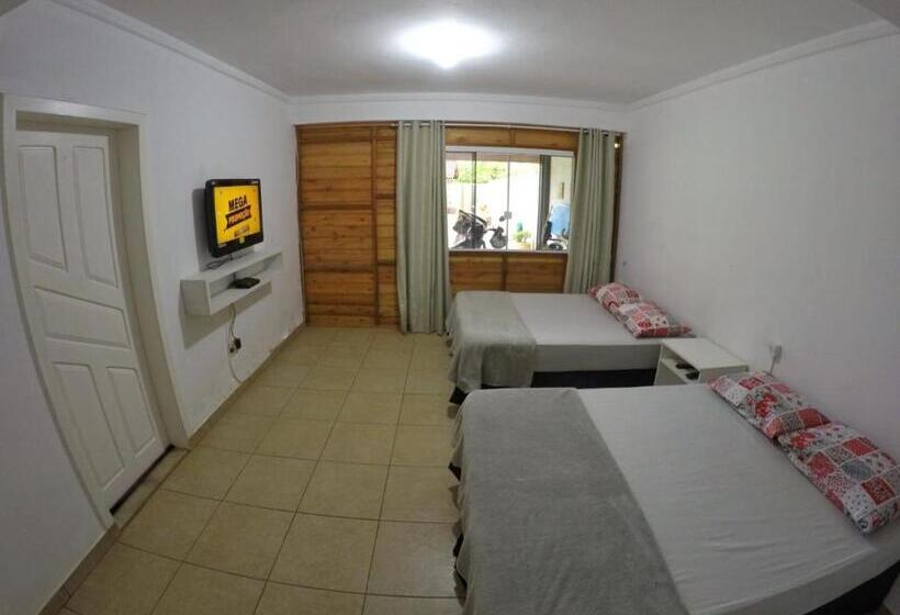 Quartos Privativos Pinheira Hostel Pinheira