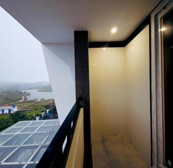 リゾートホテル Rock Lake Villa