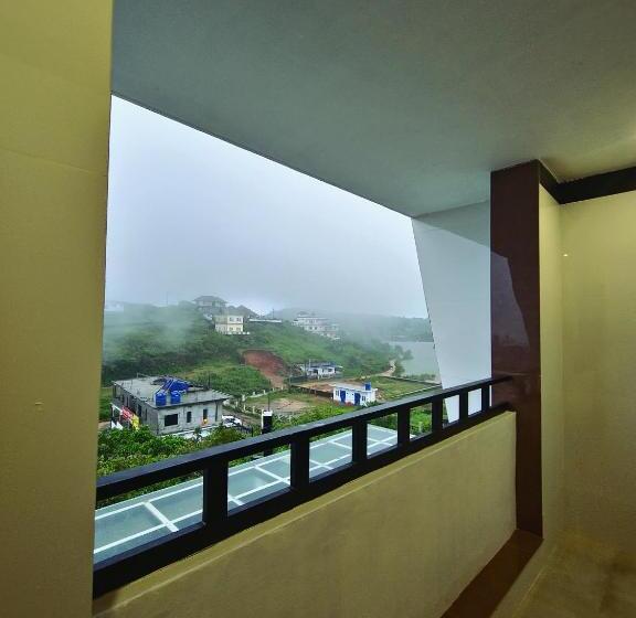 リゾートホテル Rock Lake Villa