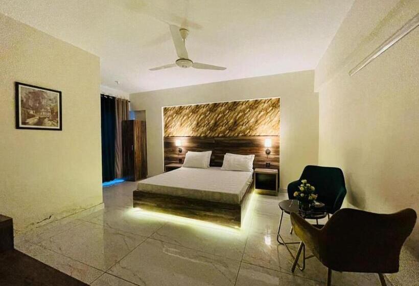 Tulip Hotel & Apartments Dha