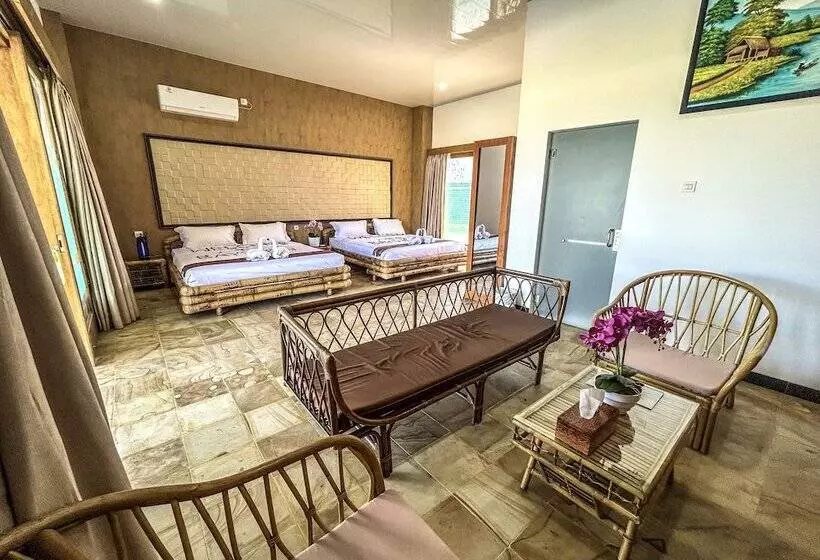 Bayview Beach Resort East Lombok