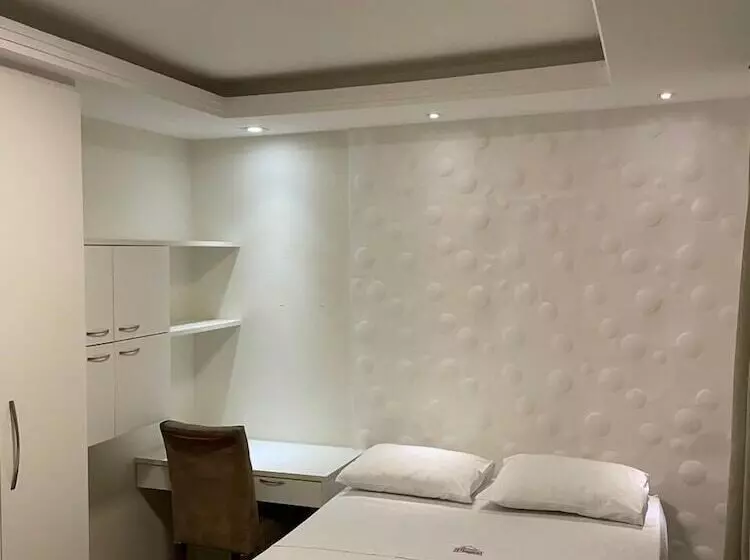 簡易ホテル Pousada Mineira