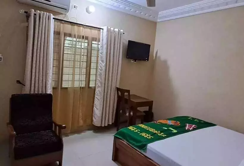 هتل Hôtels Bois Vert