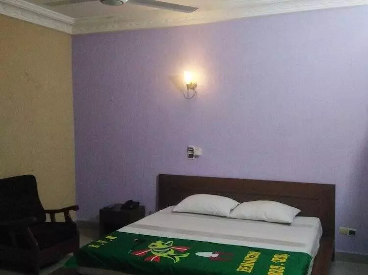 هتل Hôtels Bois Vert