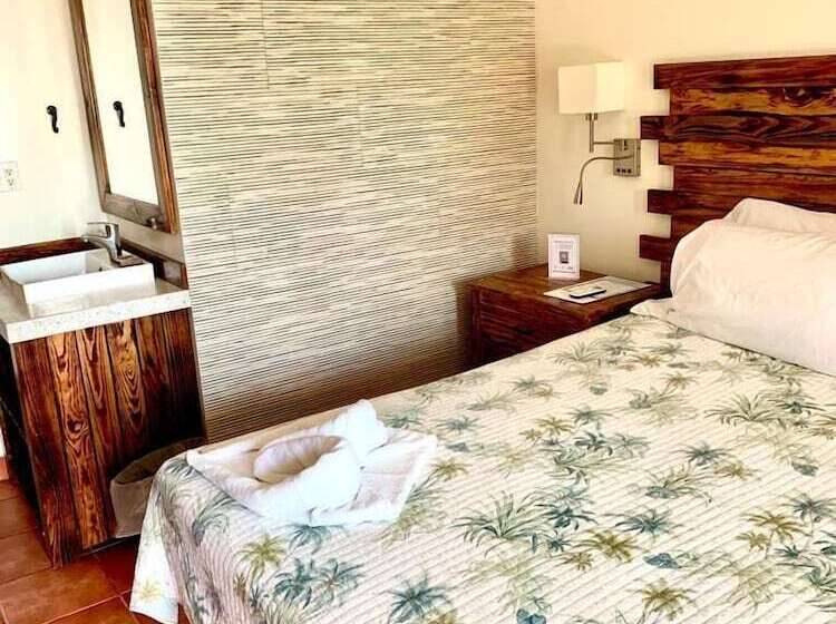 هتل Brisas Del Mar Roatan