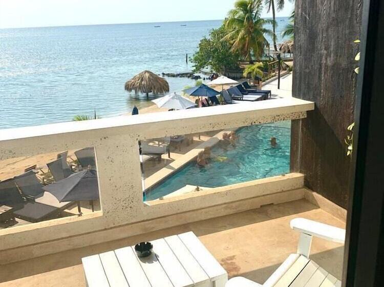 هتل Brisas Del Mar Roatan